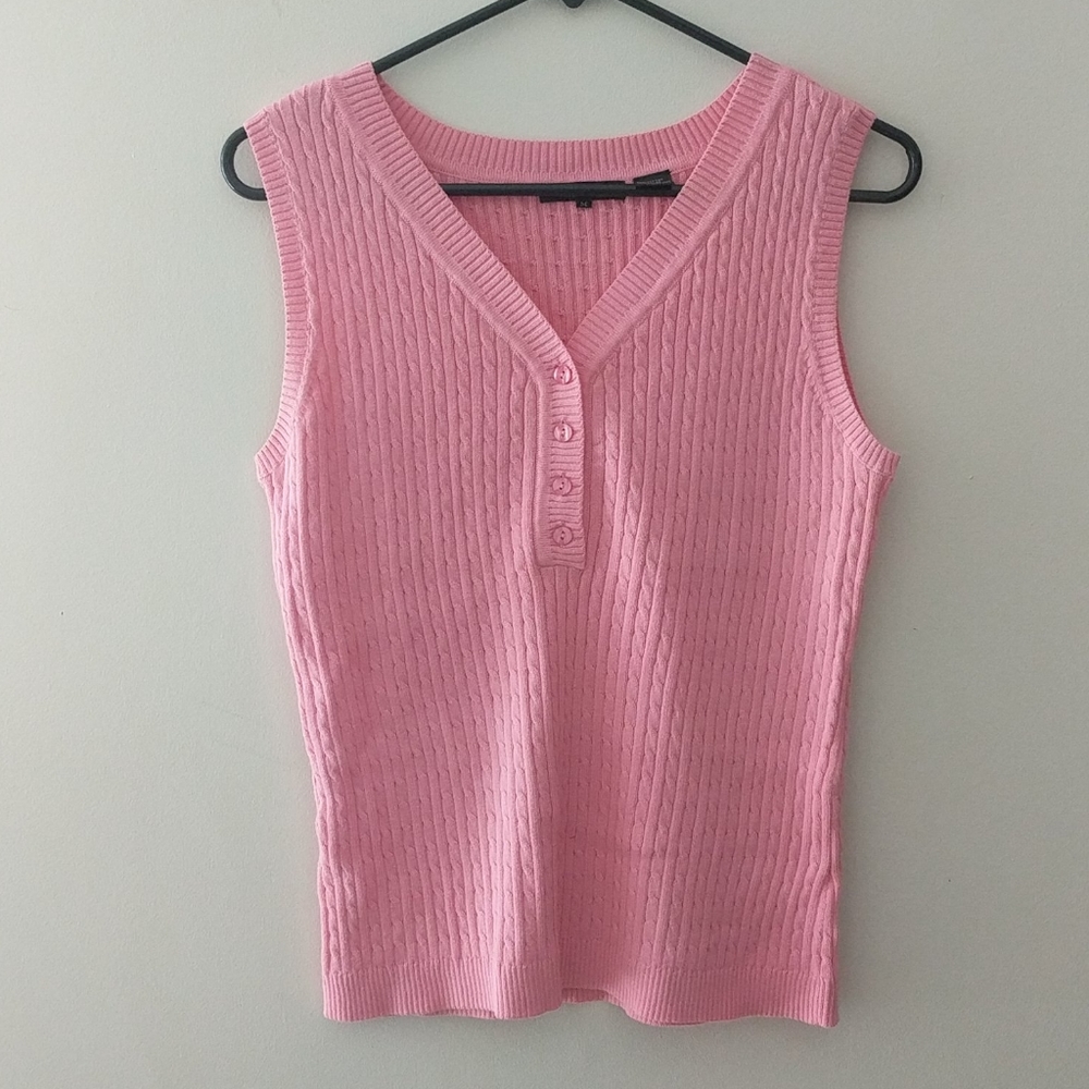 Sleeveless knitted pink tunic